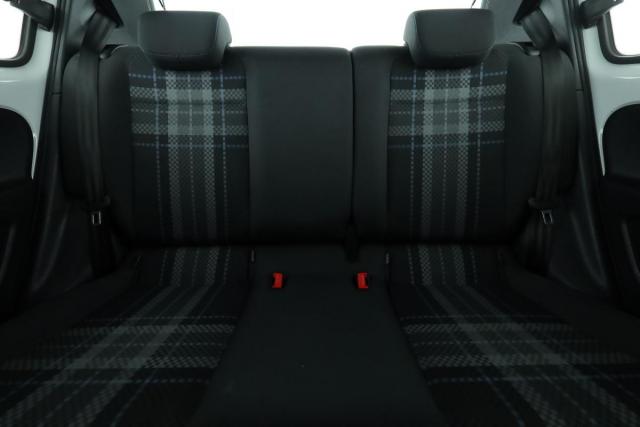 Volkswagen Up! image 6