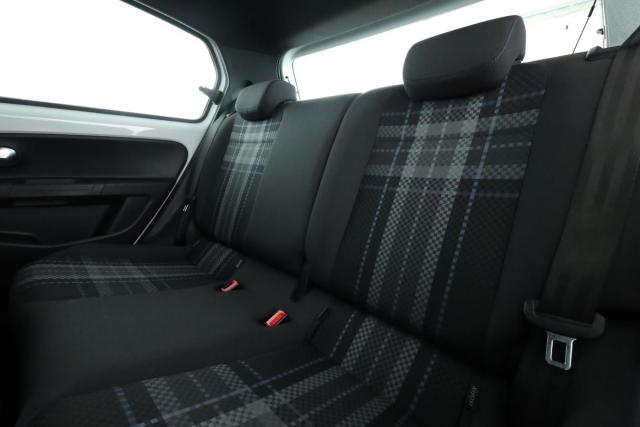 Volkswagen Up! image 8