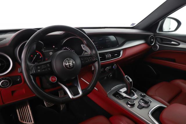 Alfa Romeo Stelvio image 1