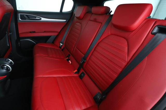 Alfa Romeo Stelvio image 4