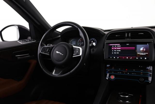 Jaguar F-Pace image 1