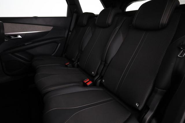 Peugeot 5008 image 2