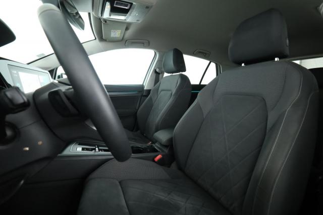 Volkswagen Golf image 6