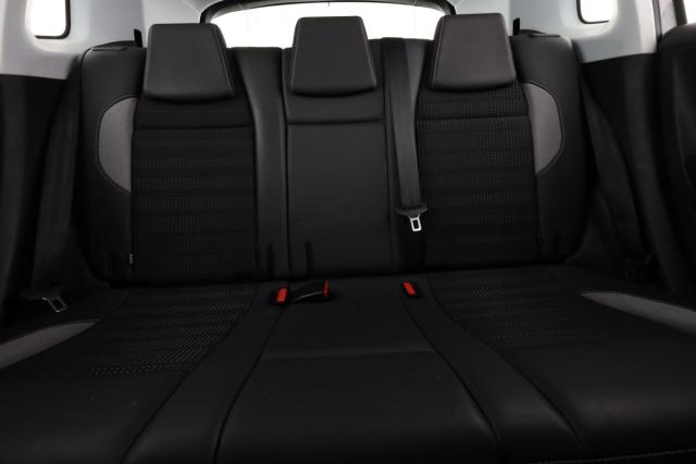 Peugeot 2008 image 2