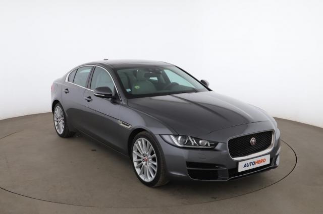 Jaguar Xe image 4