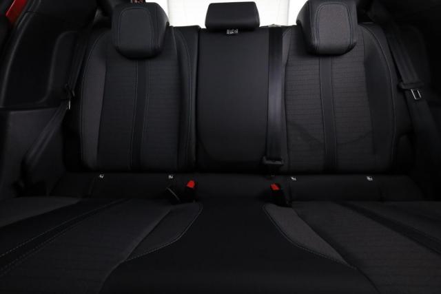 Peugeot 208 image 6