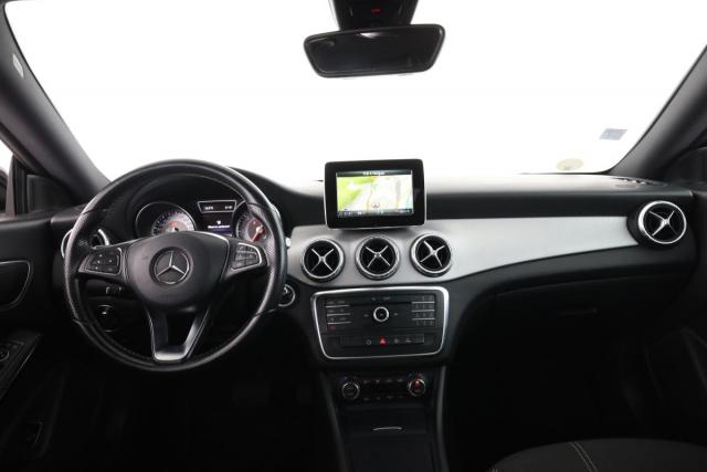 Mercedes Benz Cla image 8