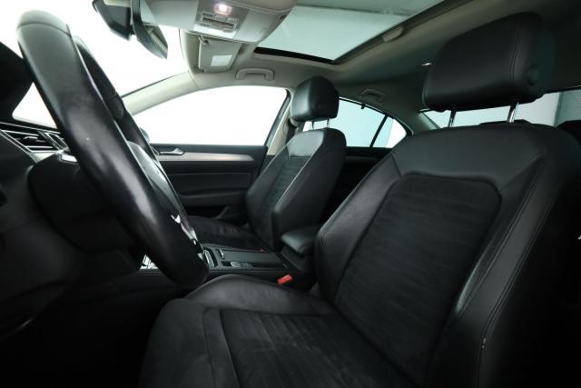 Volkswagen Passat image 1