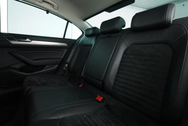 Volkswagen Passat image 3