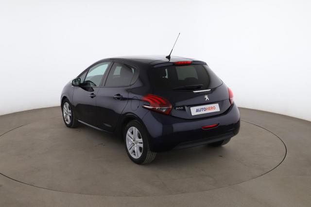 Peugeot 208 image 6