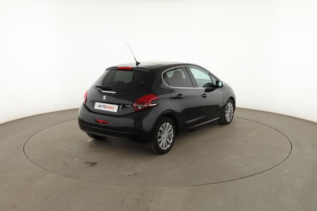Peugeot 208 image 3