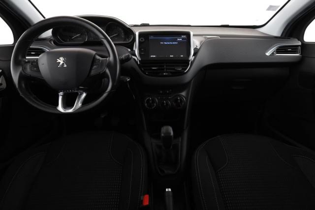 Peugeot 208 image 7