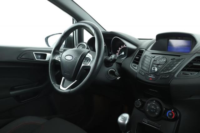 Ford Fiesta image 9