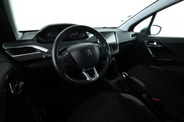 Peugeot 208 image 3