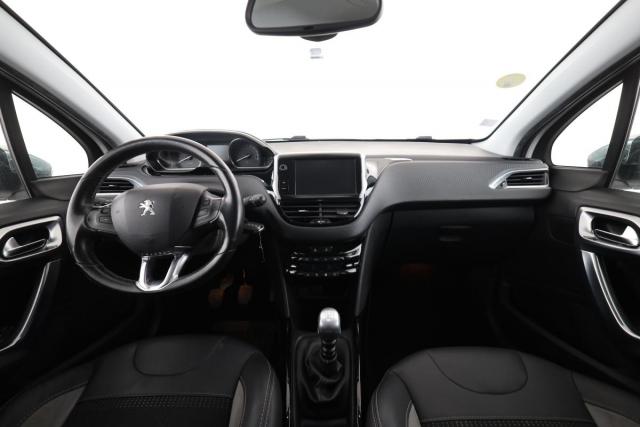 Peugeot 2008 image 3