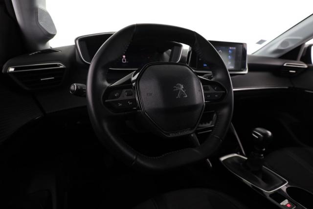 Peugeot 208 image 2