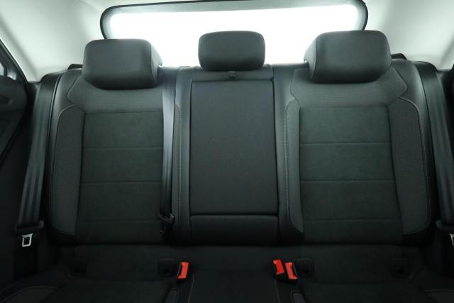 Volkswagen T-Roc image 6