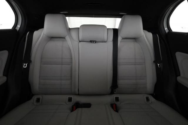 Mercedes Benz Gla image 2