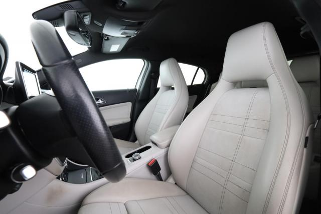 Mercedes Benz Gla image 5