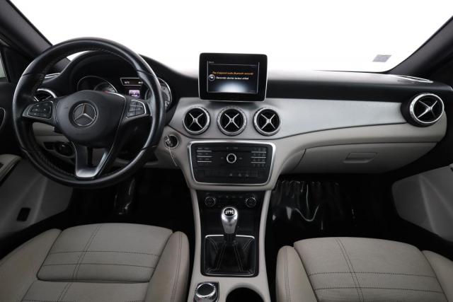 Mercedes Benz Gla image 8