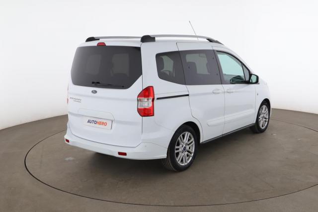 Ford Tourneo image 1