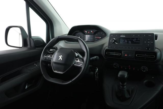 Peugeot Rifter image 9