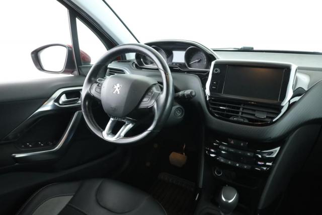 Peugeot 2008 image 2