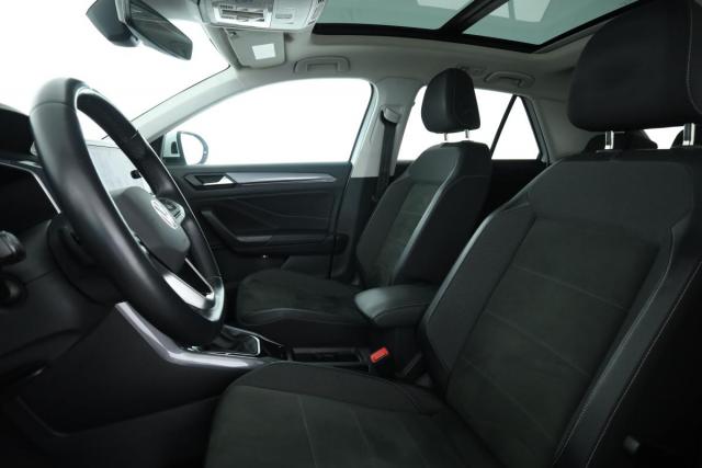 Volkswagen T-Roc image 8