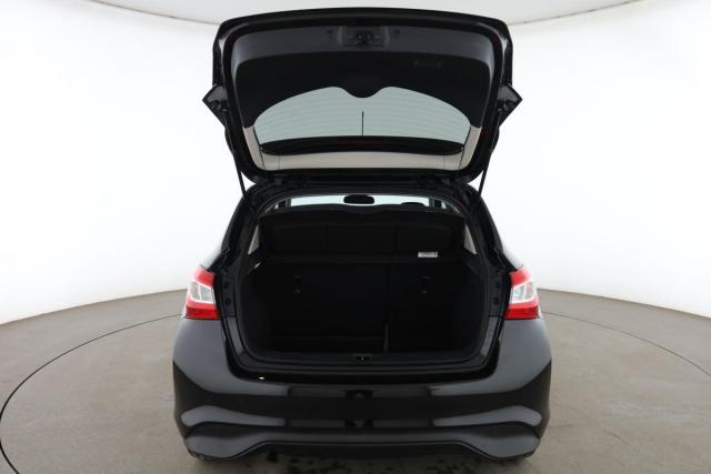 Nissan Pulsar image 7