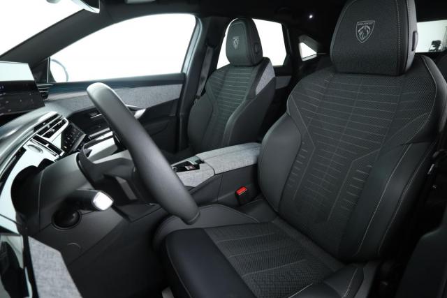 Peugeot 3008 image 2