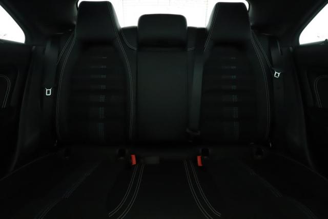 Mercedes Benz Cla image 8