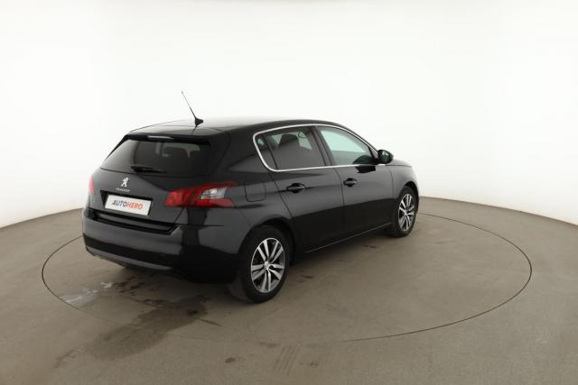 Peugeot 308 image 1