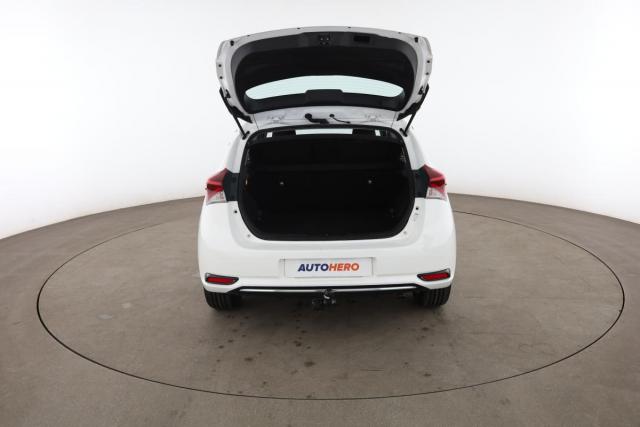 Toyota Auris image 7