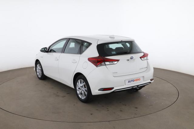 Toyota Auris image 1