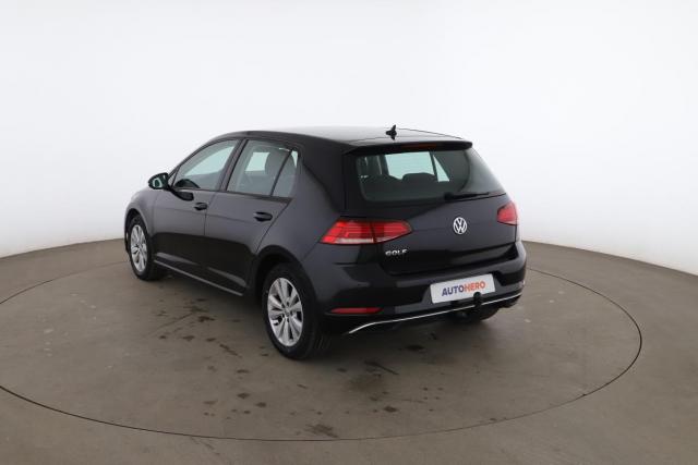 Volkswagen Golf image 8
