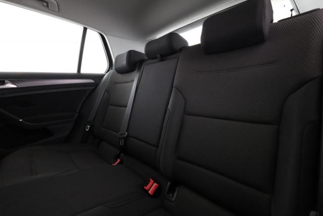 Volkswagen Golf image 9