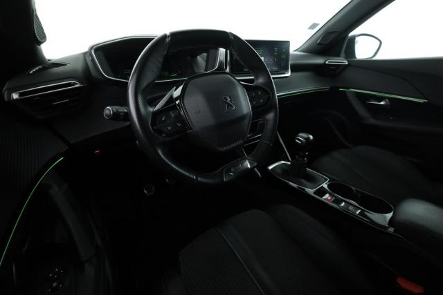 Peugeot 2008 image 1