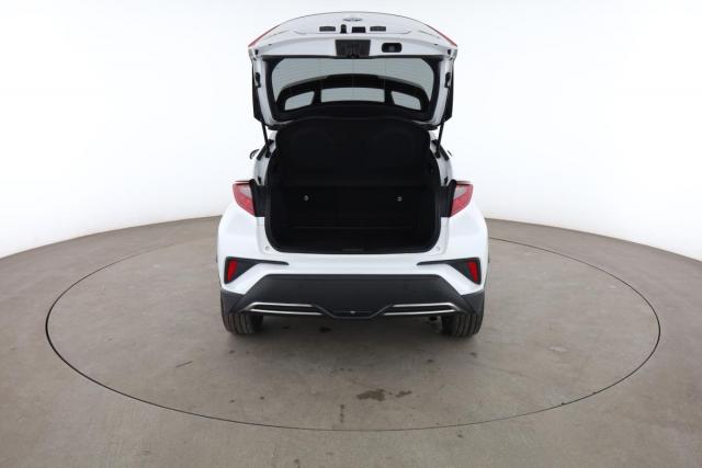 Toyota C-Hr image 2