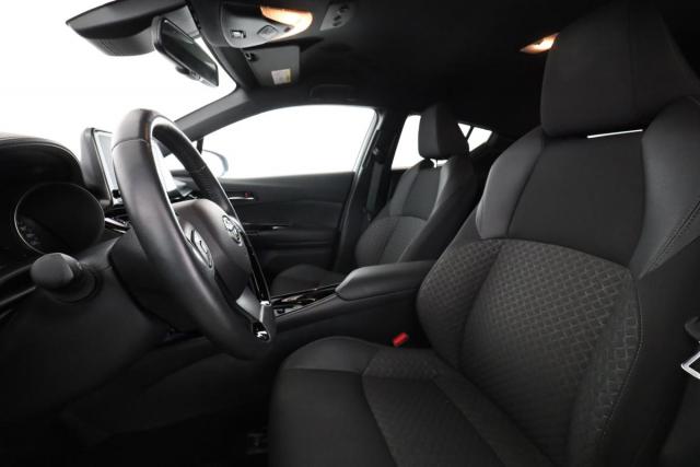 Toyota C-Hr image 1