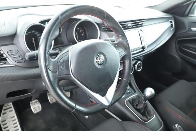 Alfa Romeo Giulietta image 5