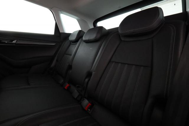 Skoda Karoq image 7