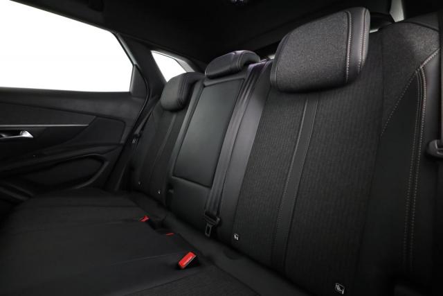 Peugeot 3008 image 3
