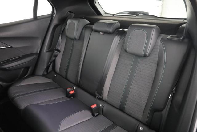 Peugeot 2008 image 8