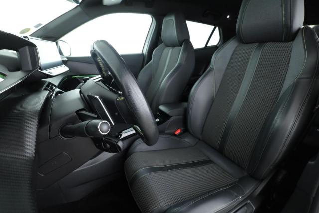 Peugeot 2008 image 6