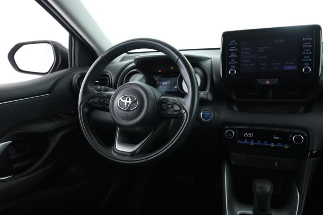 Toyota Yaris image 2