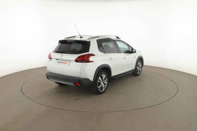 Peugeot 2008 image 8