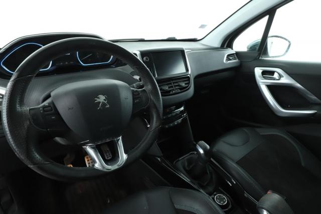 Peugeot 2008 image 1