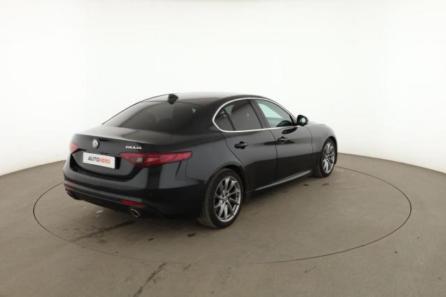 Alfa Romeo Giulia image 4