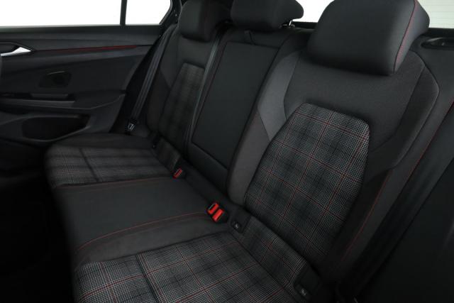 Volkswagen Golf image 9