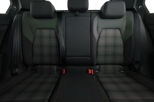 Volkswagen Golf image 4